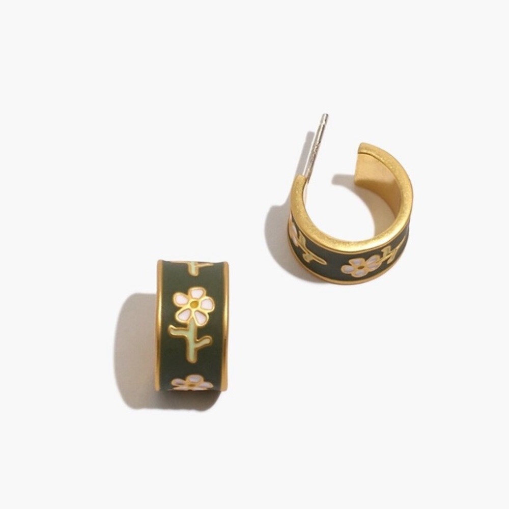 Madewell Flower Enamel Huggie Hoop Earrings ✨